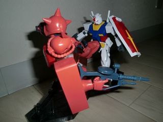 060402ガンダムvsシャアザク2.JPG